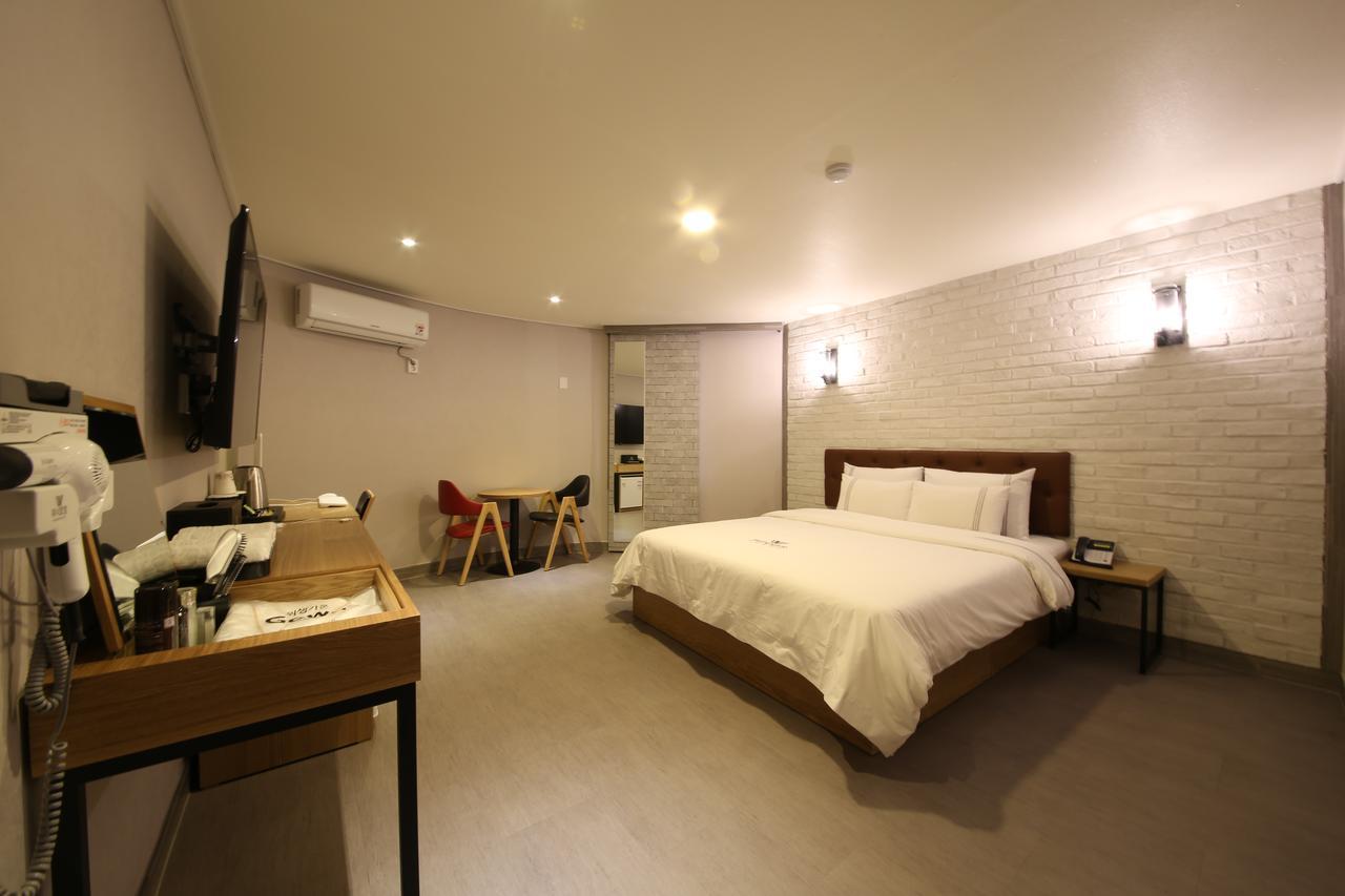 Winner Hotel Jeonju Exterior photo